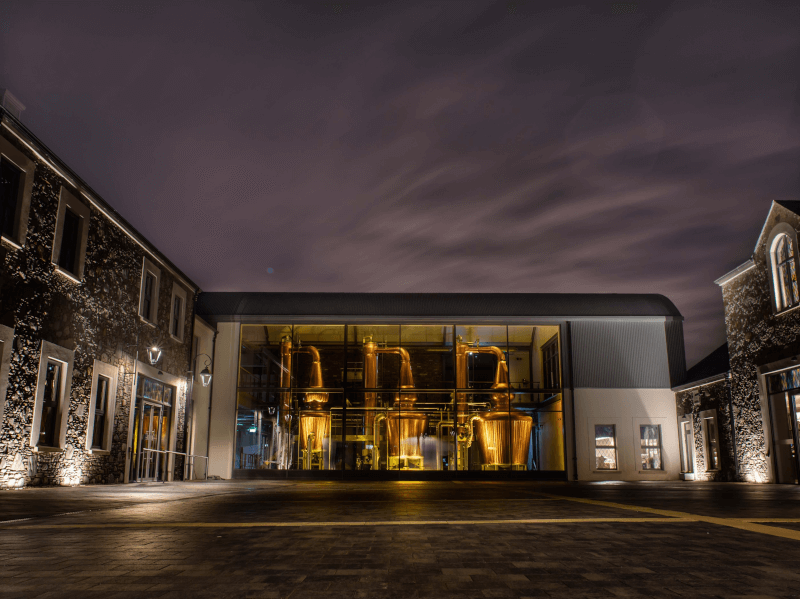 Ansicht der Hinch Distillery Ansicht der Hinch Distillery