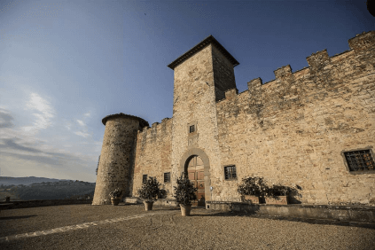 Eingang des Castello di Gabbiano Eingang des Castello di Gabbiano