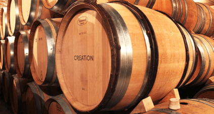Barricas na adega da Creation