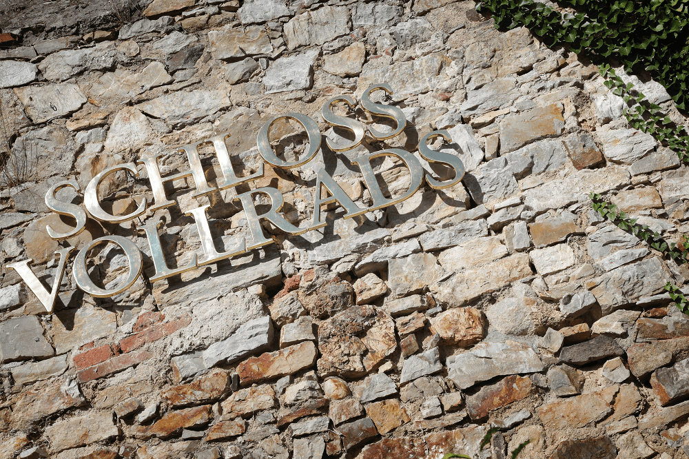 Schloss Vollrads Schriftzug