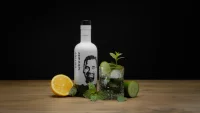 Vorschau: Der Schwatte London Dry Gin von Ulf Kirsten & Benjamin Kirsten