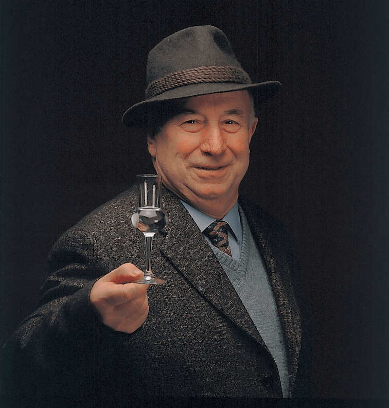 Walcher Alfons mit Glas