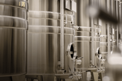 Stahltanks in der Kellerei Stahltanks in der Kellerei