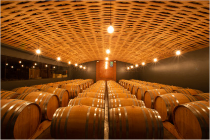 Os vinhos de Stellenbosch amadurecem em barricas de carvalho francês.