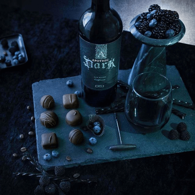 Dunkle Schokolade zum Apothic Dark - und einen ebenso düsteren Film dazu