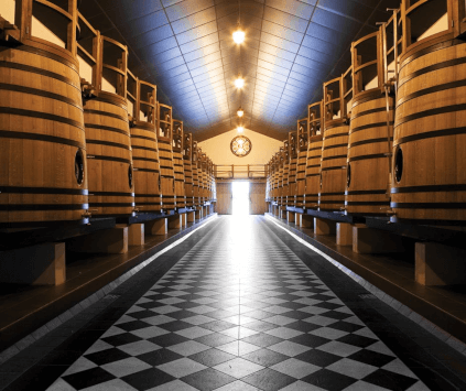 Der Fasskeller von Château Pape Clément Der Fasskeller von Château Pape Clément